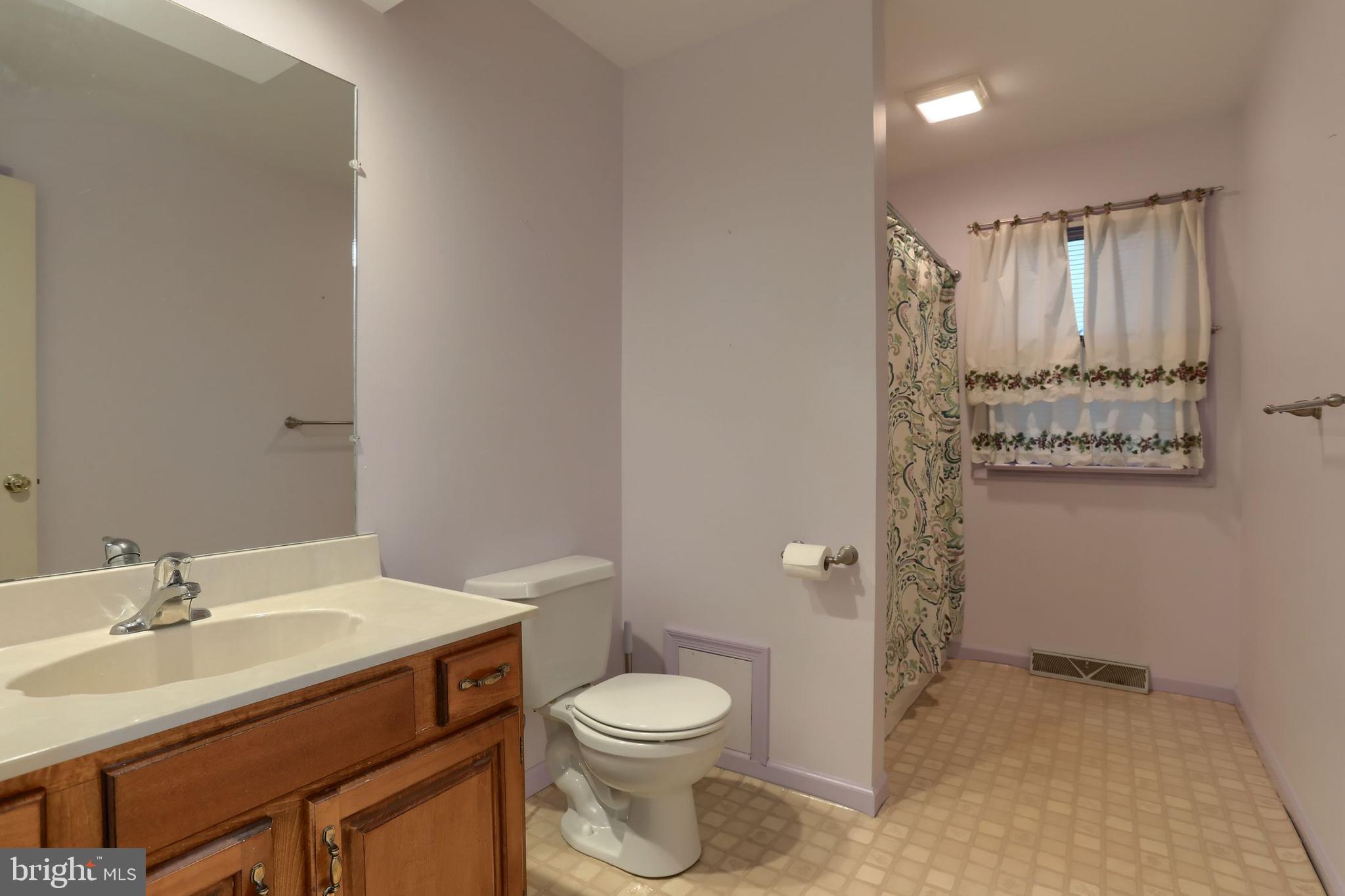 46 Cherokee Road Willow Street, PA 17584 - Photo 10 of 24 2nd bathroom