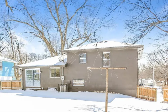 $1,590 | 9306 Fairwood Drive, Kansas City, MO 64138