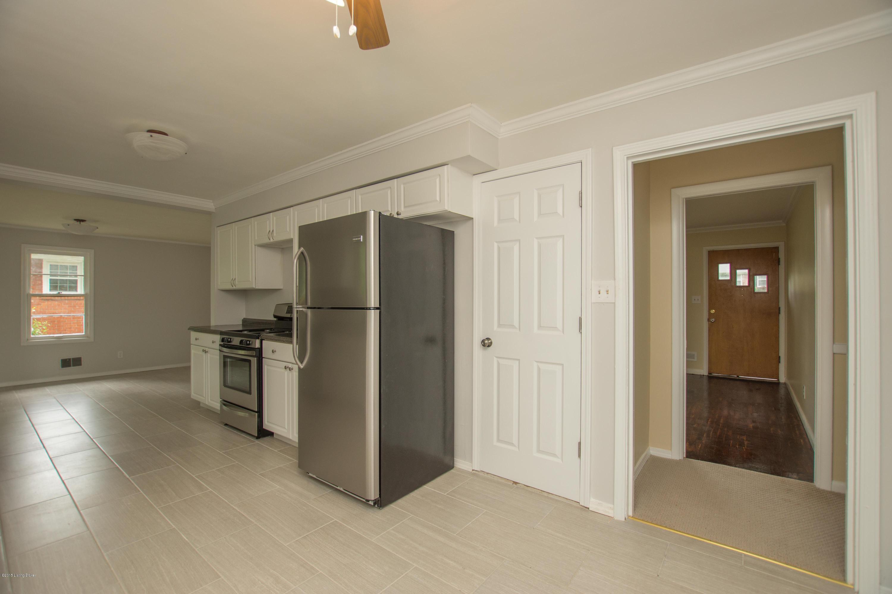 8706 Waltlee Road Louisville, KY 40291 - Photo 15 of 61 Eat in Kitchen