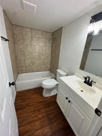 $999 | 1751 Northeast 2nd Street, Unit 1, Ocala, FL 34470