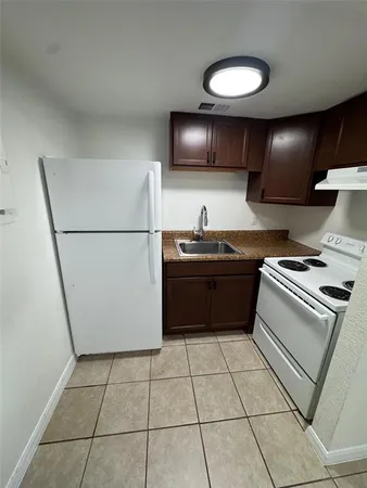 $999 | 1751 Northeast 2nd Street, Unit 1, Ocala, FL 34470