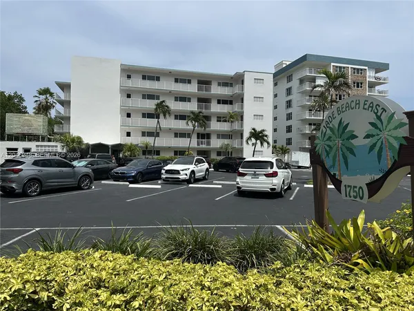 $2,800 | 1750 South Ocean Boulevard, Unit 304E, Lauderdale-by-the-Sea, FL 33062