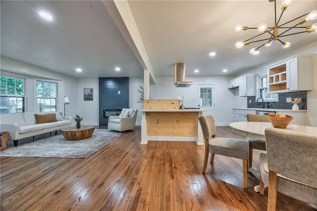 $345,000 | 5509 West 50th Terrace, Roeland Park, KS 66202