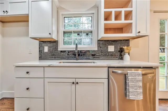 $345,000 | 5509 West 50th Terrace, Roeland Park, KS 66202