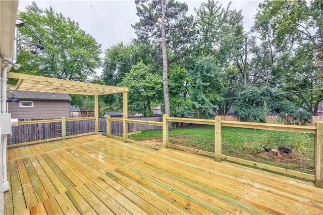 $345,000 | 5509 West 50th Terrace, Roeland Park, KS 66202