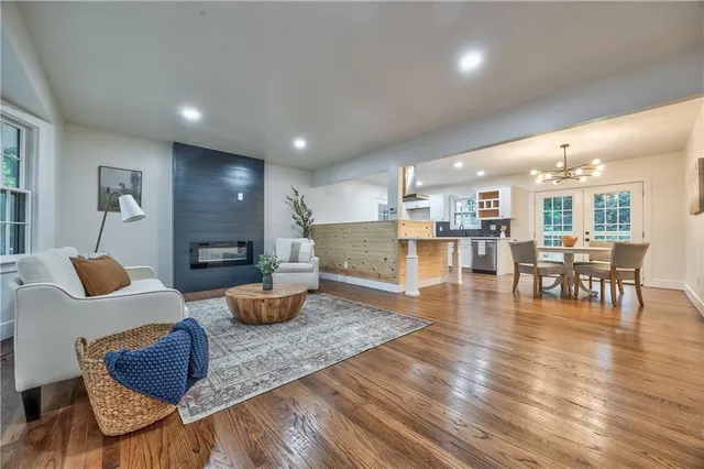 $345,000 | 5509 West 50th Terrace, Roeland Park, KS 66202