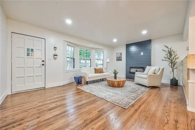 $345,000 | 5509 West 50th Terrace, Roeland Park, KS 66202