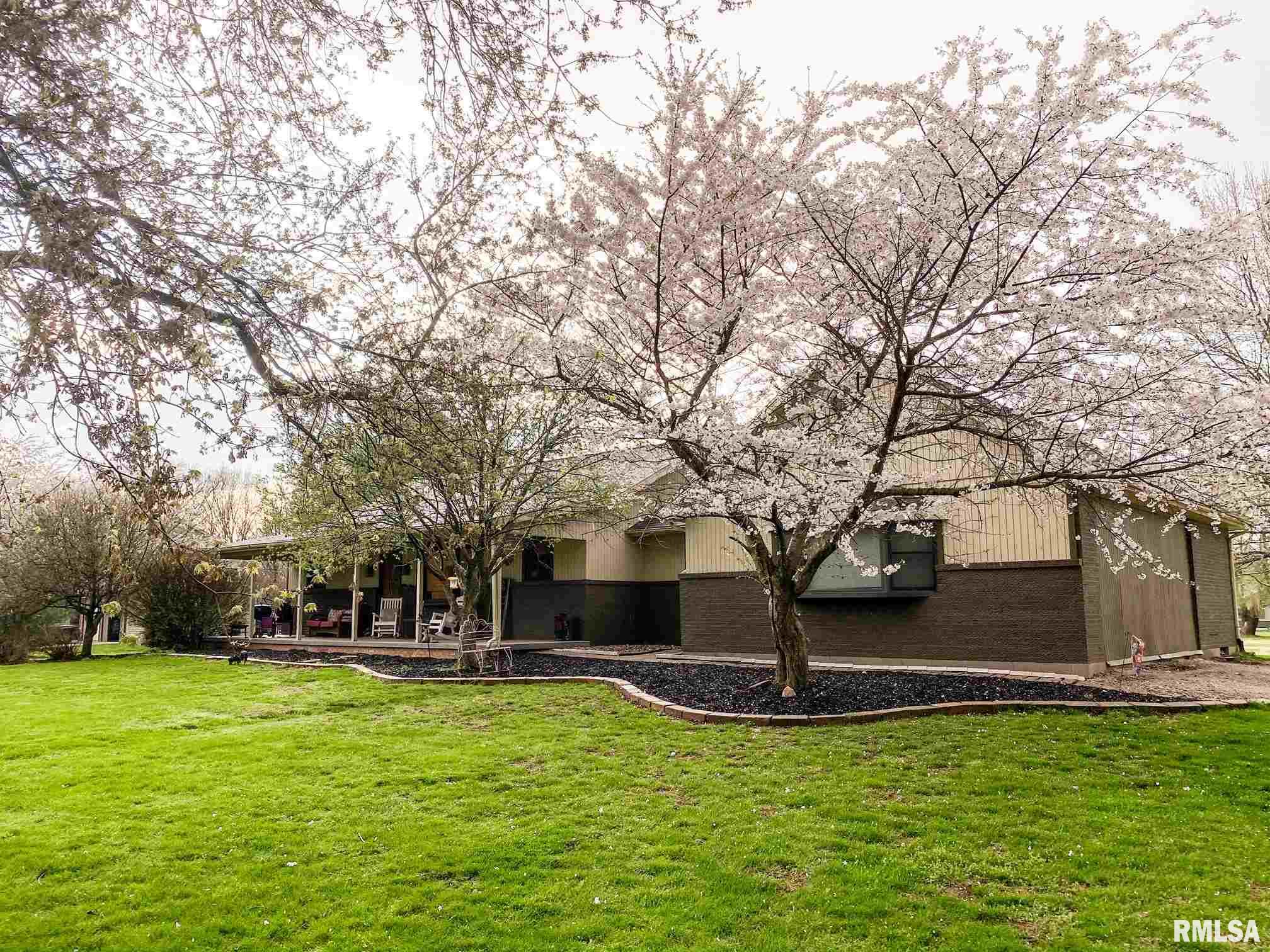 619 Covered Bridge Road Glenarm, IL 62536 - Photo 1 of 31 Gallery Image 1
