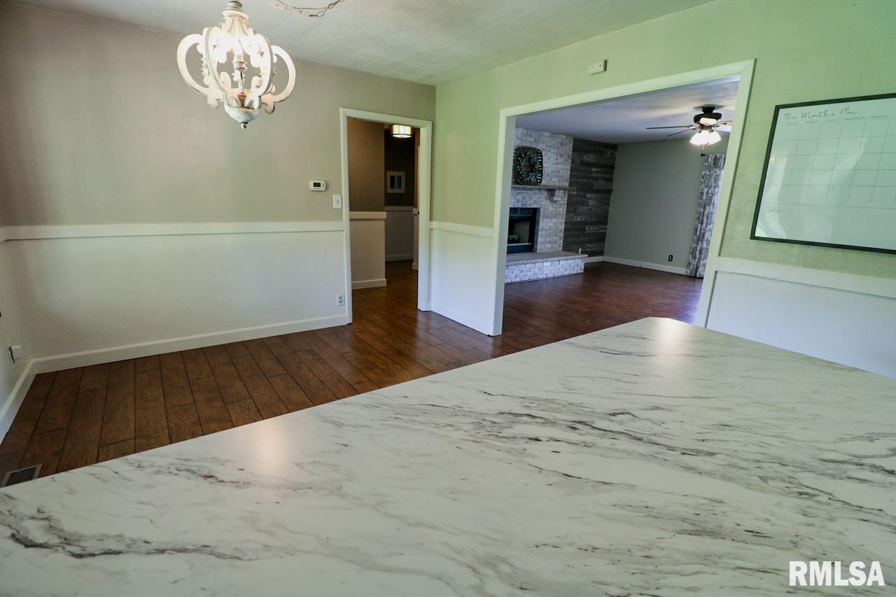 619 Covered Bridge Road Glenarm, IL 62536 - Photo 6 of 31 Gallery Image 6