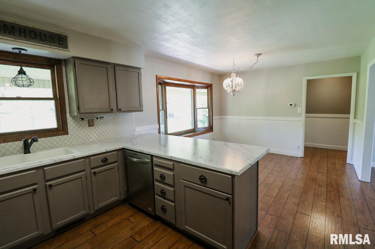 619 Covered Bridge Road Glenarm, IL 62536 - Photo 8 of 31 Gallery Image 8