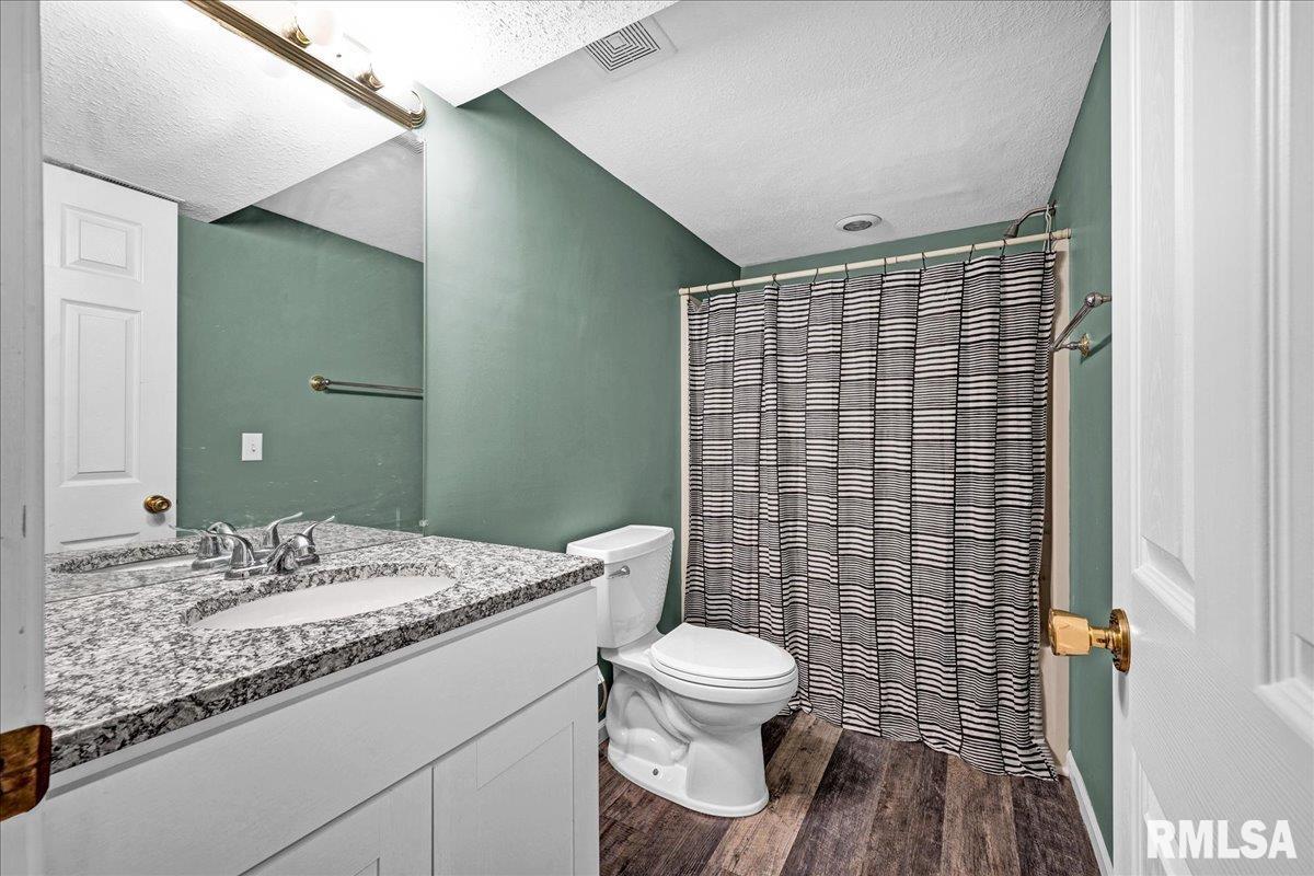 1721 West Geneva Road Peoria, IL 61615 - Photo 23 of 44