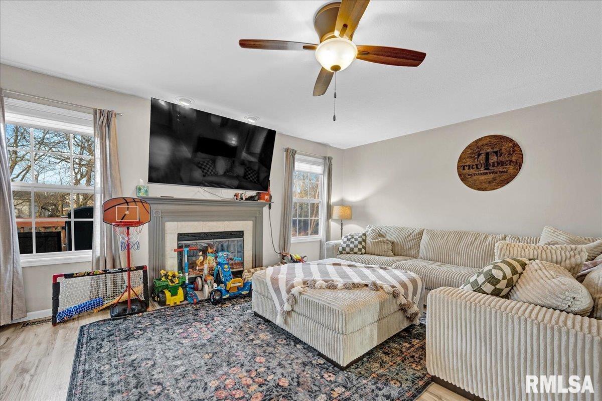 1721 West Geneva Road Peoria, IL 61615 - Photo 4 of 44