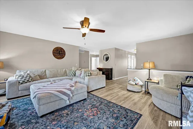 $379,000 | 1721 West Geneva Road, Peoria, IL 61615