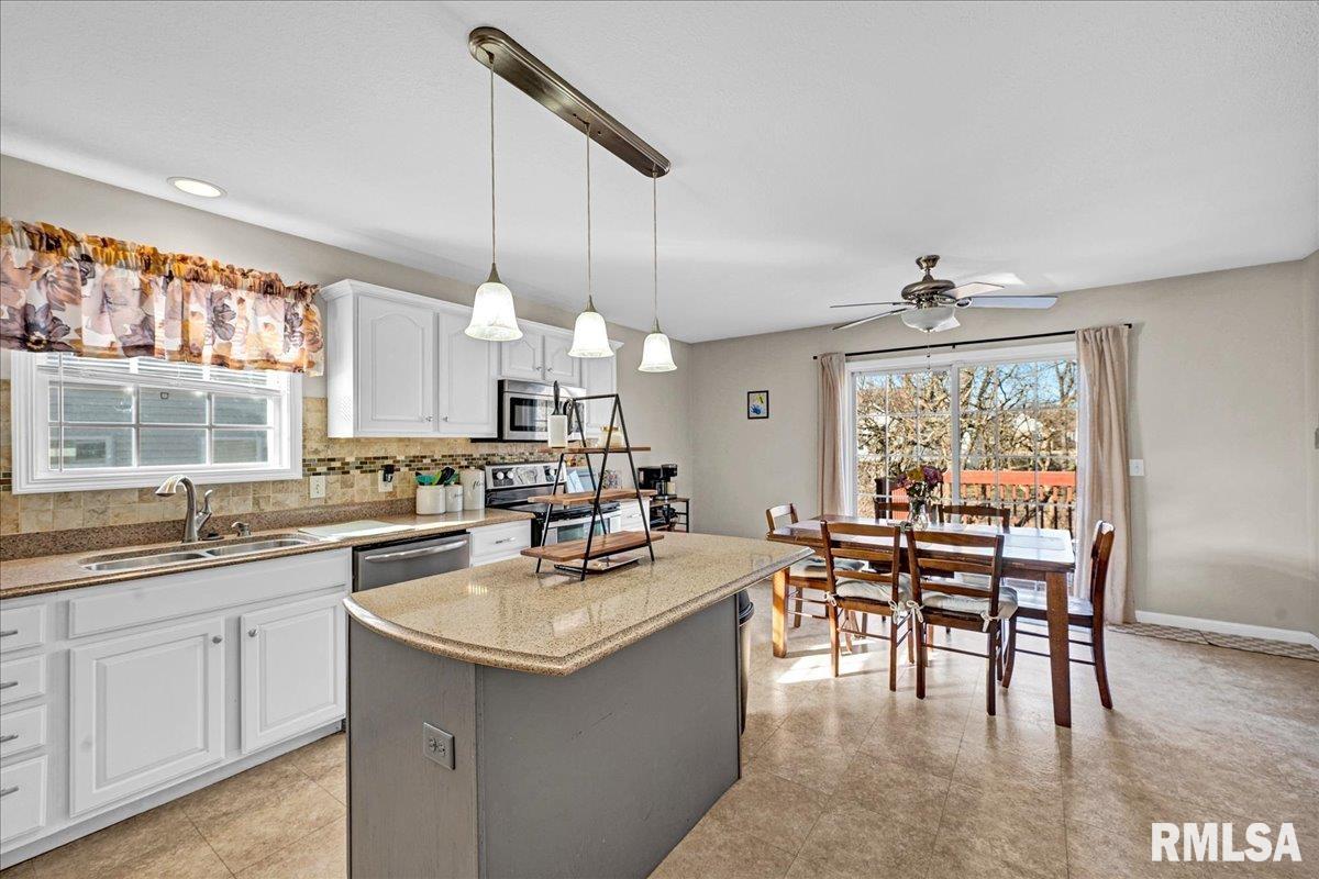 1721 West Geneva Road Peoria, IL 61615 - Photo 9 of 44