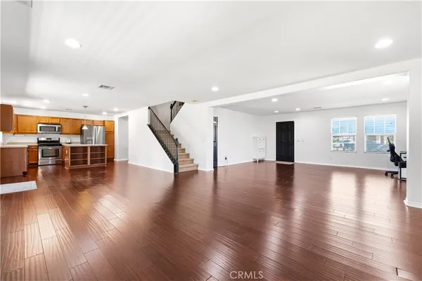 $574,999 | 43023 Artesia Court, Lancaster, CA 93535
