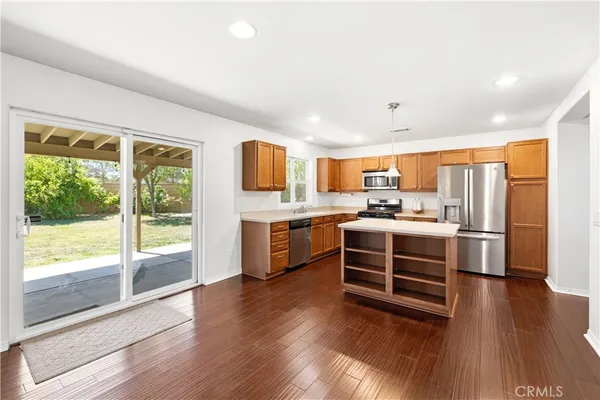 $574,999 | 43023 Artesia Court, Lancaster, CA 93535