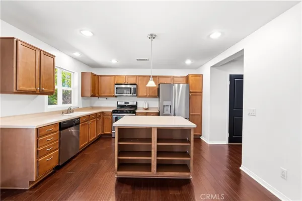 $574,999 | 43023 Artesia Court, Lancaster, CA 93535