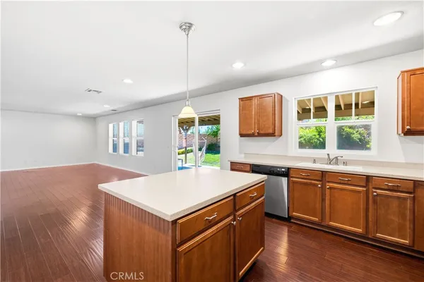 $574,999 | 43023 Artesia Court, Lancaster, CA 93535