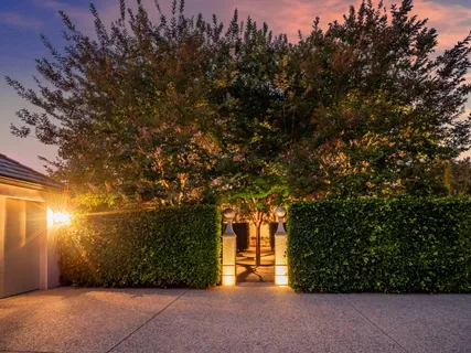 a view of entryway in the garden