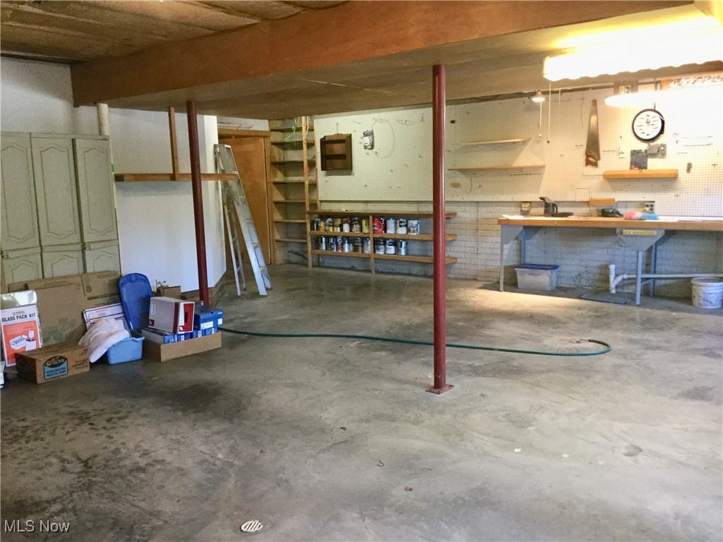 5100 Ellerman Road Zanesville, OH 43701 - Photo 36 of 46 Basement with a workshop area