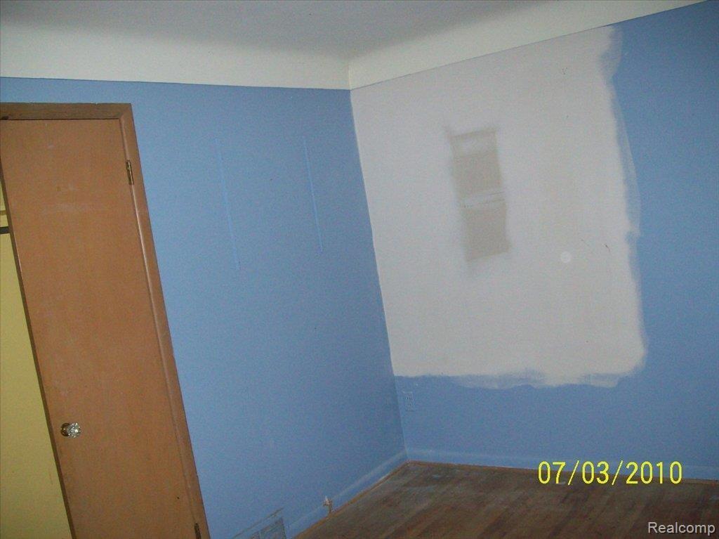 284 Whims Lane Rochester, MI 48306 - Photo 8 of 22 100_4178