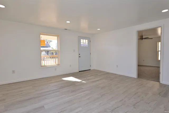 $168,000 | 204 West 8th Street, Jonesboro, IN 46938