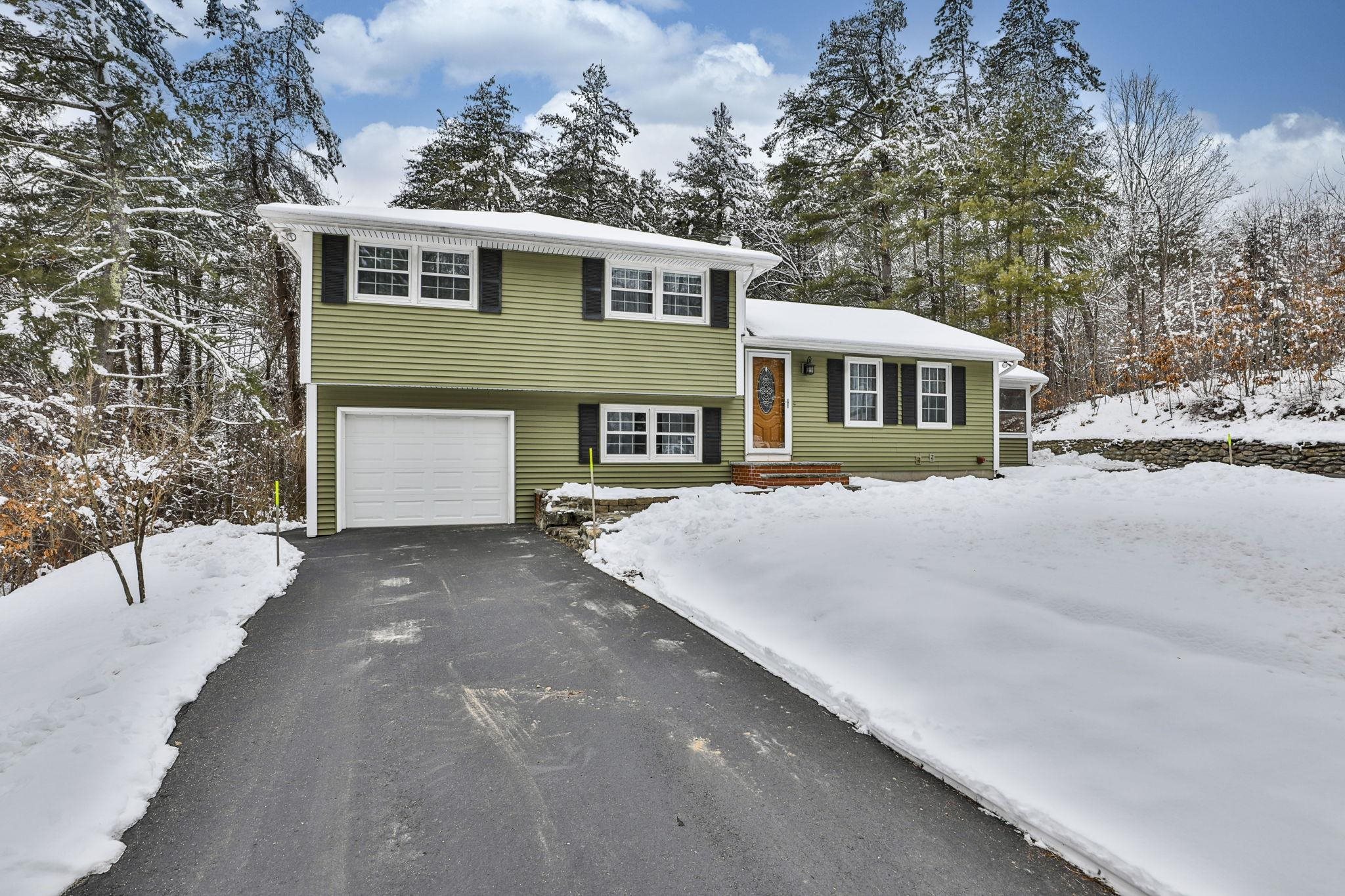 72 Hideaway Lane, Hollis, NH 03049 Compass