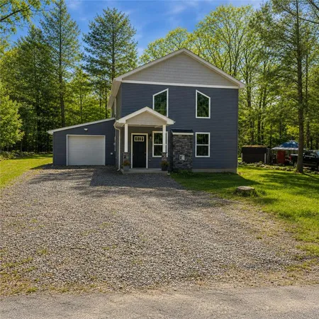 $354,000 | 1073 West Side Drive, Newfoundland, PA 18445