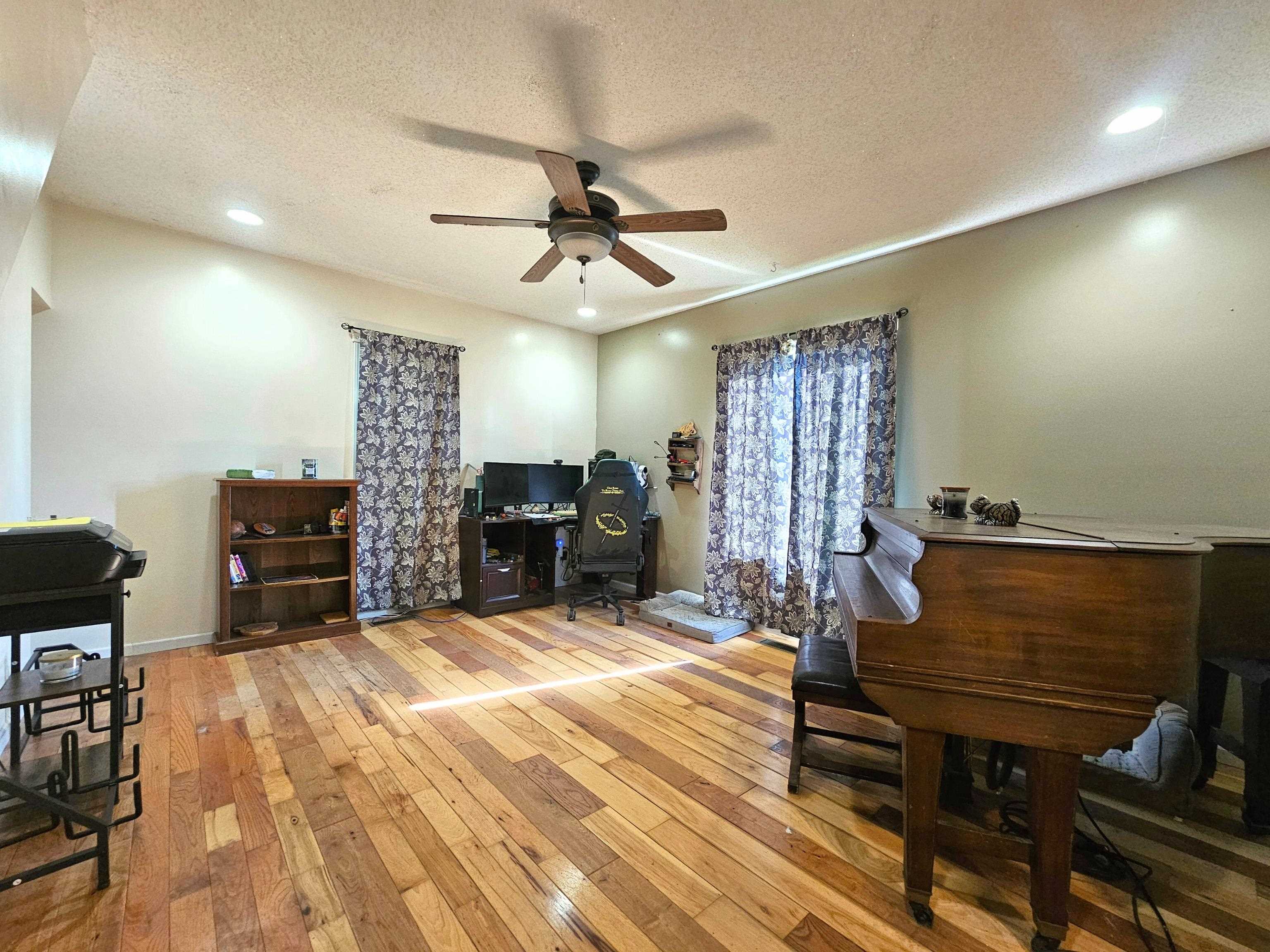 10481 State Road Millington, MI 48746 - Photo 24 of 53 50178912-7e4c7489-13bd-42c2-967d-50de8d6ece43.JPG