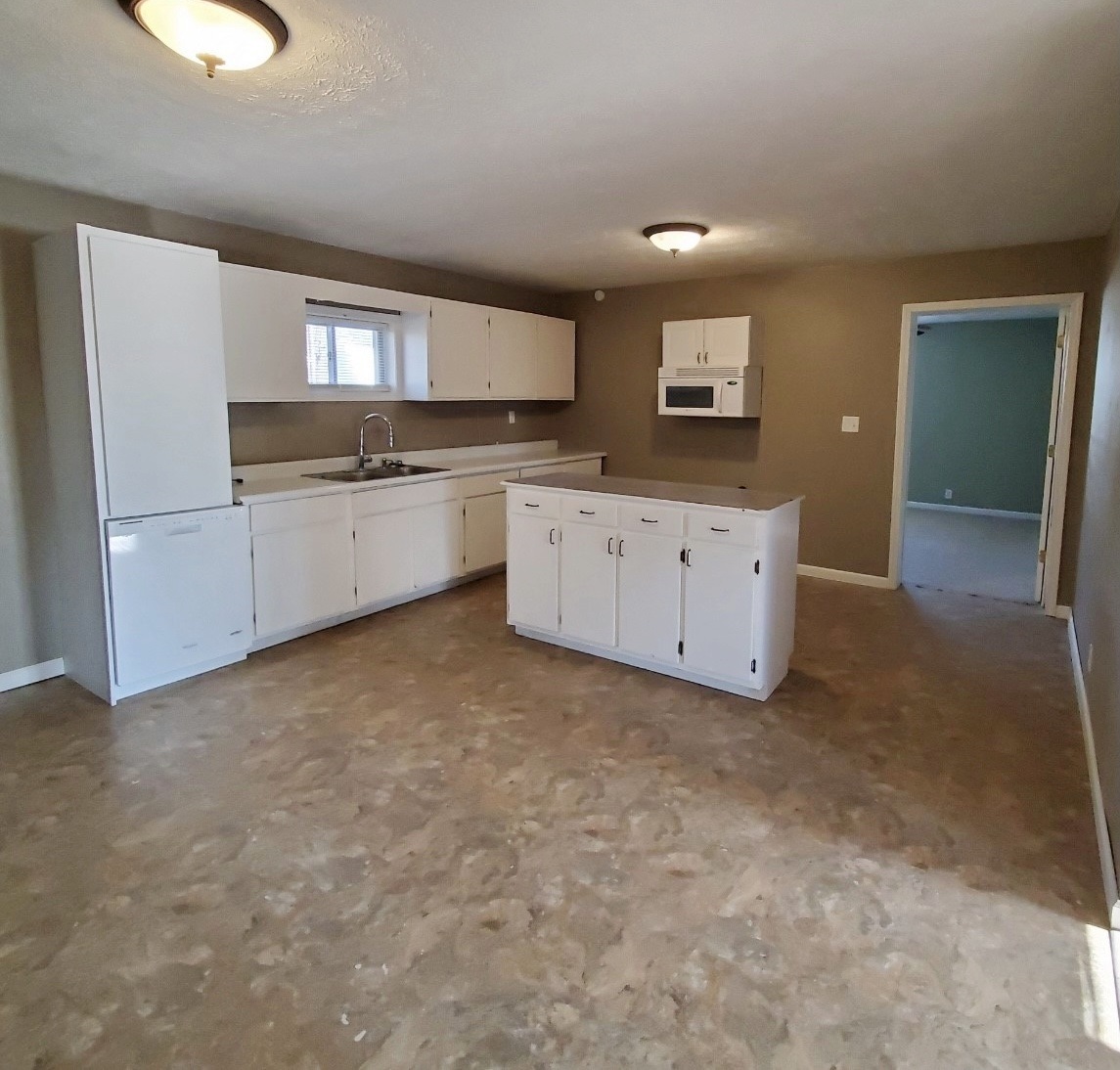1818 State Street Washington, IN 47501 - Photo 3 of 10 Gallery Image 3