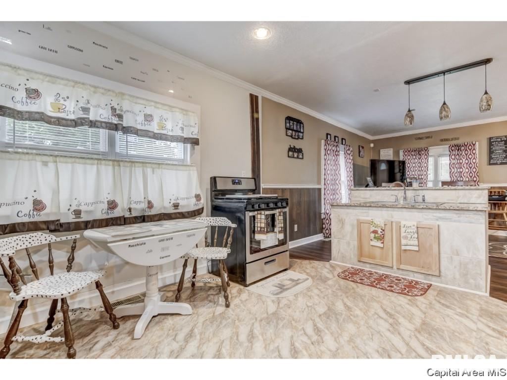 2161 Grandview Avenue Springfield, IL 62702 - Photo 7 of 22