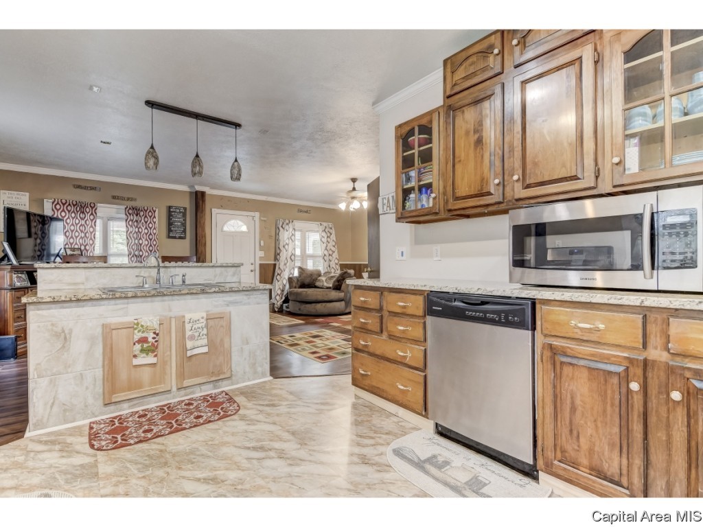 2161 Grandview Avenue Springfield, IL 62702 - Photo 8 of 22