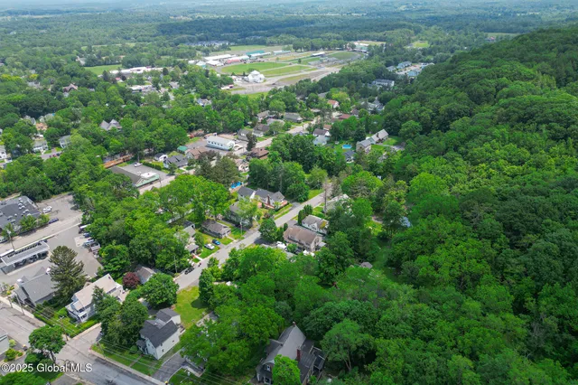 $179,900 | 102 Severson Avenue, Altamont, NY 12009