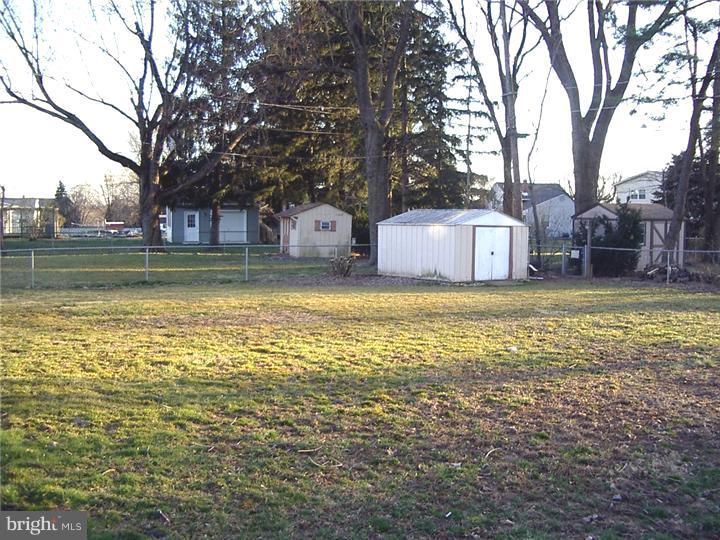144 Harding Road Southampton, PA 18966 - Photo 5 of 25 Gallery Image 5