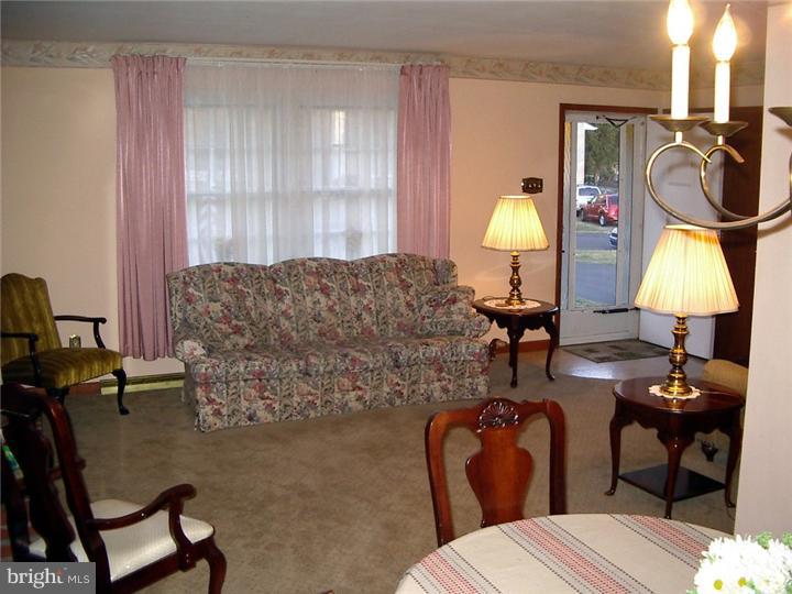 144 Harding Road Southampton, PA 18966 - Photo 8 of 25 Gallery Image 8