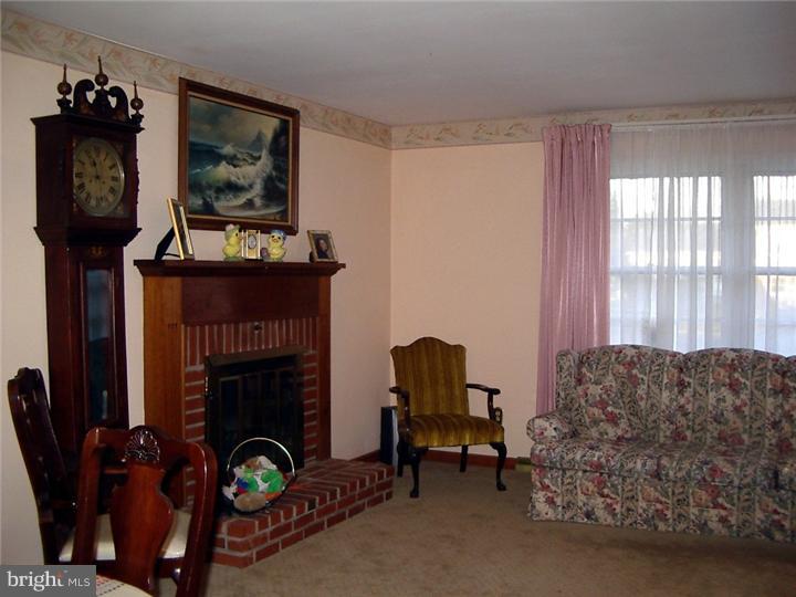 144 Harding Road Southampton, PA 18966 - Photo 9 of 25 Gallery Image 9