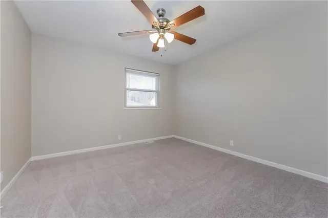 $2,145 | 3025 South 14th Street, Leavenworth, KS 66048