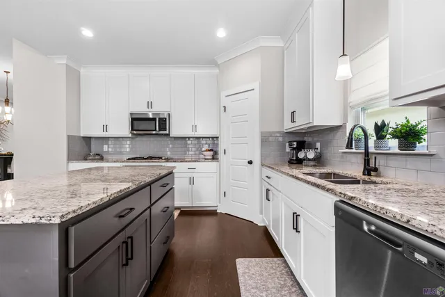 $383,000 | 9630 South Creek Drive, Denham Springs, LA 70726