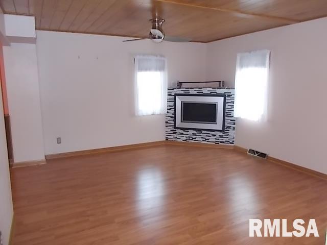 752 45th Street New Boston, IL 61272 - Photo 4 of 15 Gallery Image 4