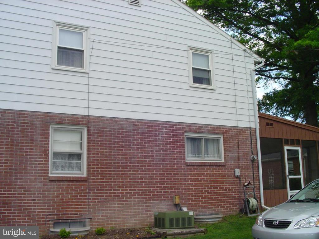 1795 Hemlock Road Lancaster, PA 17603 - Photo 2 of 21 Gallery Image 2