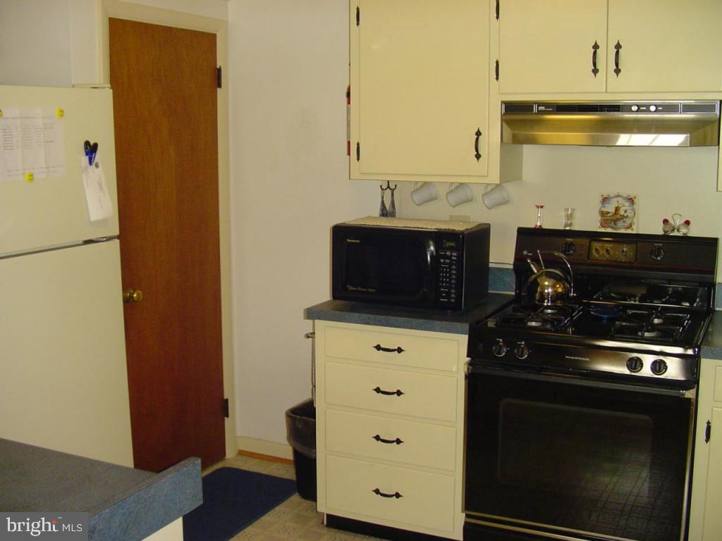 1795 Hemlock Road Lancaster, PA 17603 - Photo 8 of 21 Gallery Image 8
