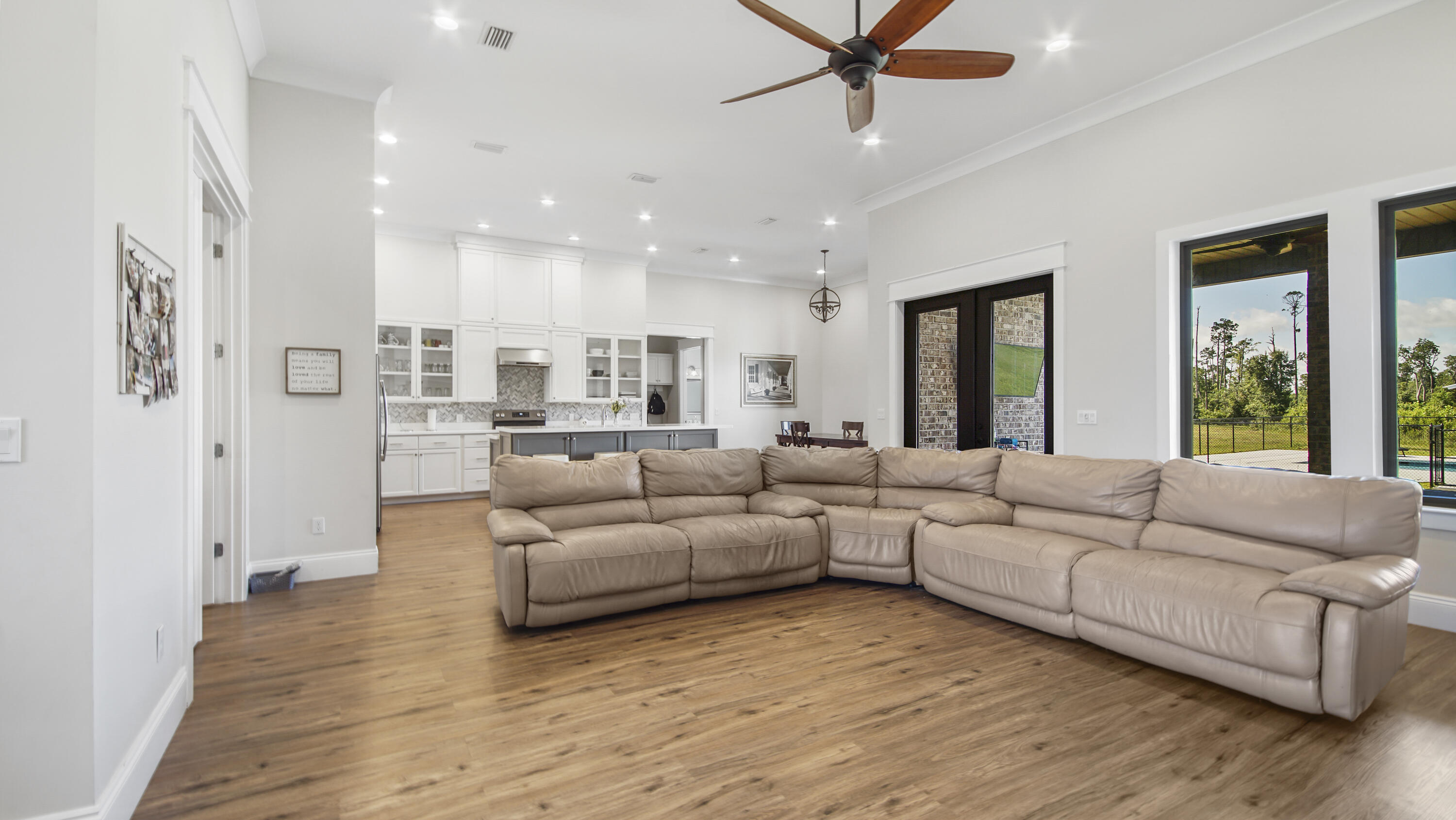 2750 Edwards Road Southport, FL 32409 - Photo 21 of 60 a living room with furniture and a large window