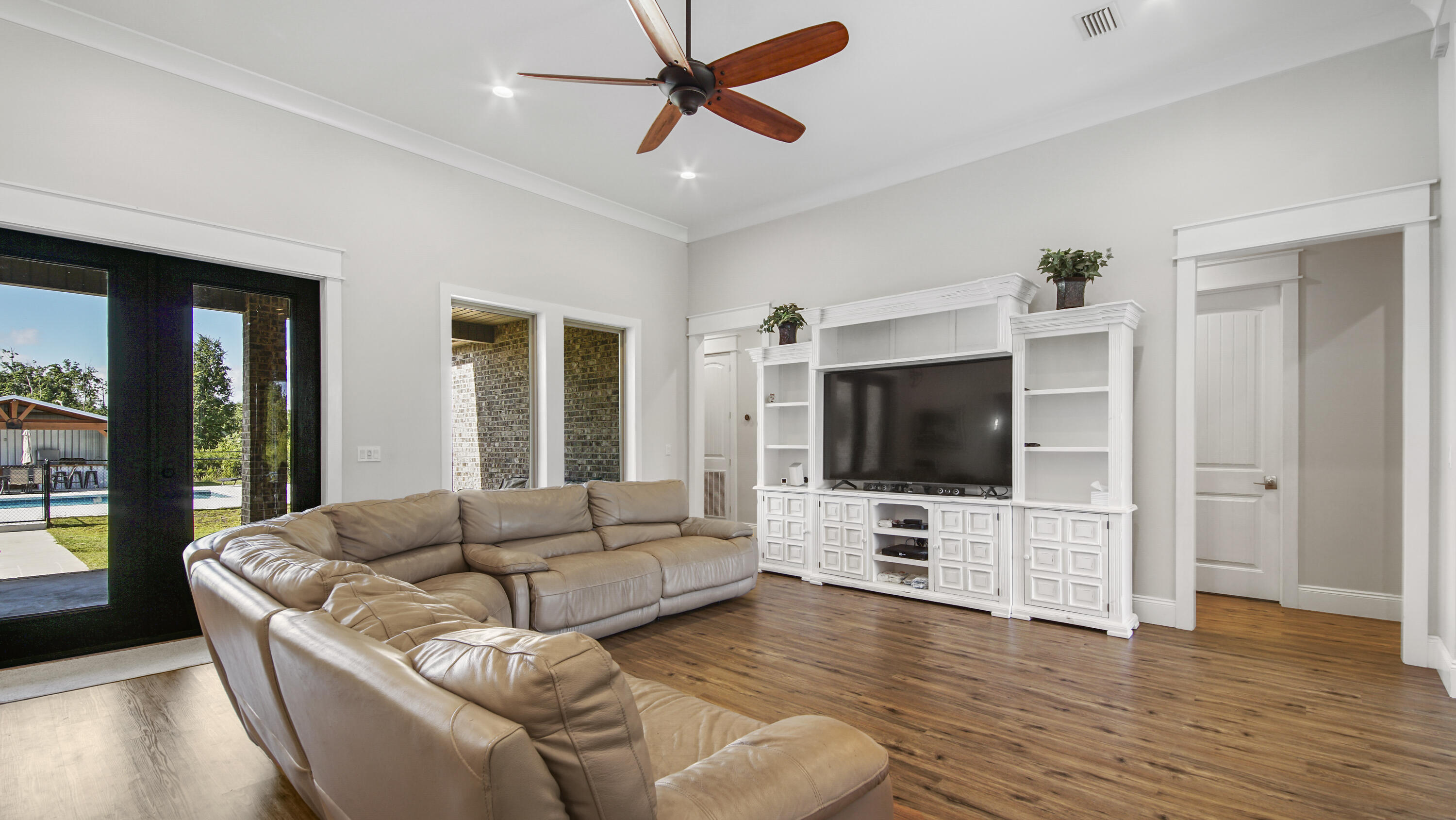 2750 Edwards Road Southport, FL 32409 - Photo 23 of 60 a living room with furniture and a flat screen tv