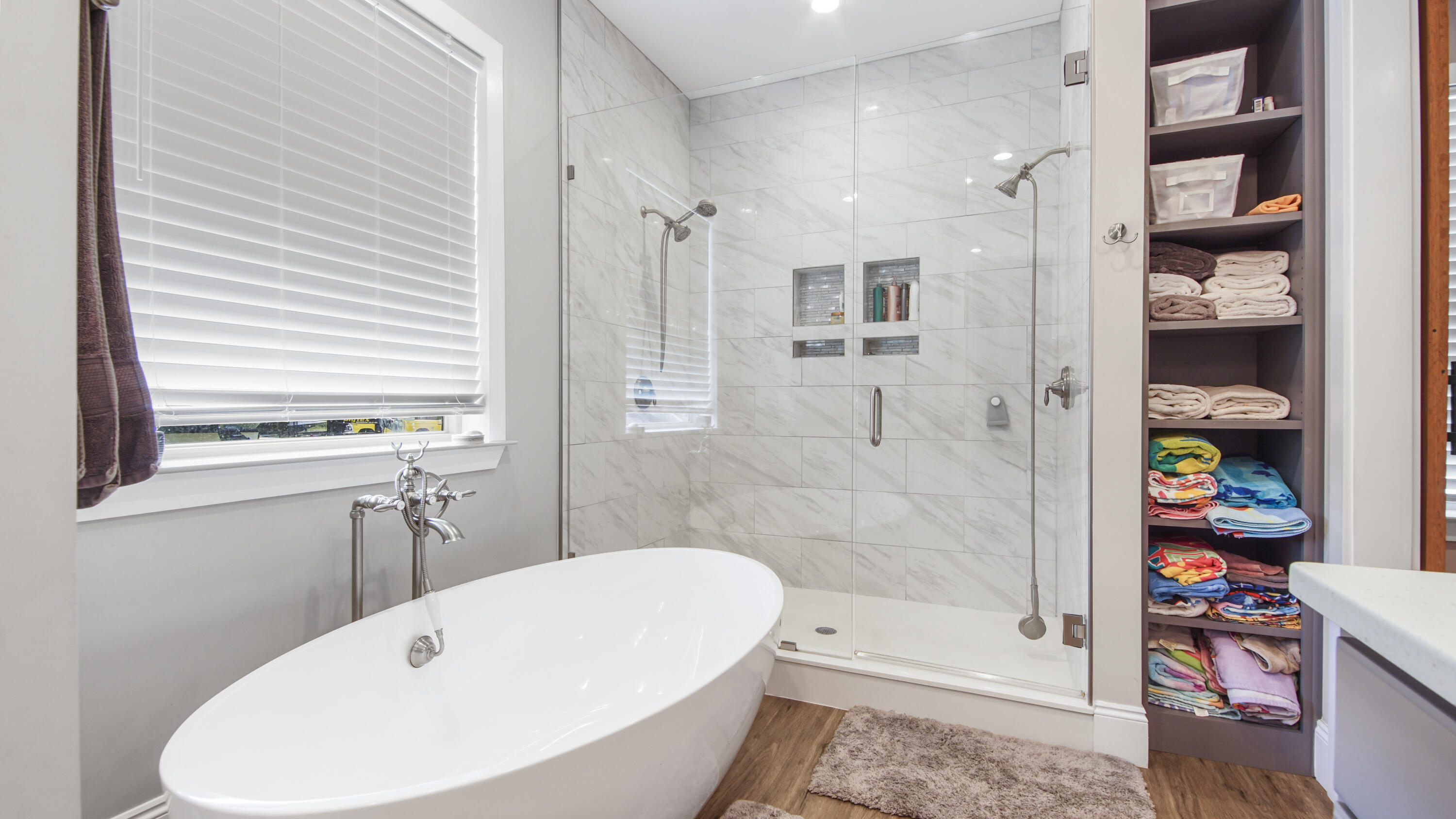 2750 Edwards Road Southport, FL 32409 - Photo 43 of 60 a bathroom with a bathtub and a shower