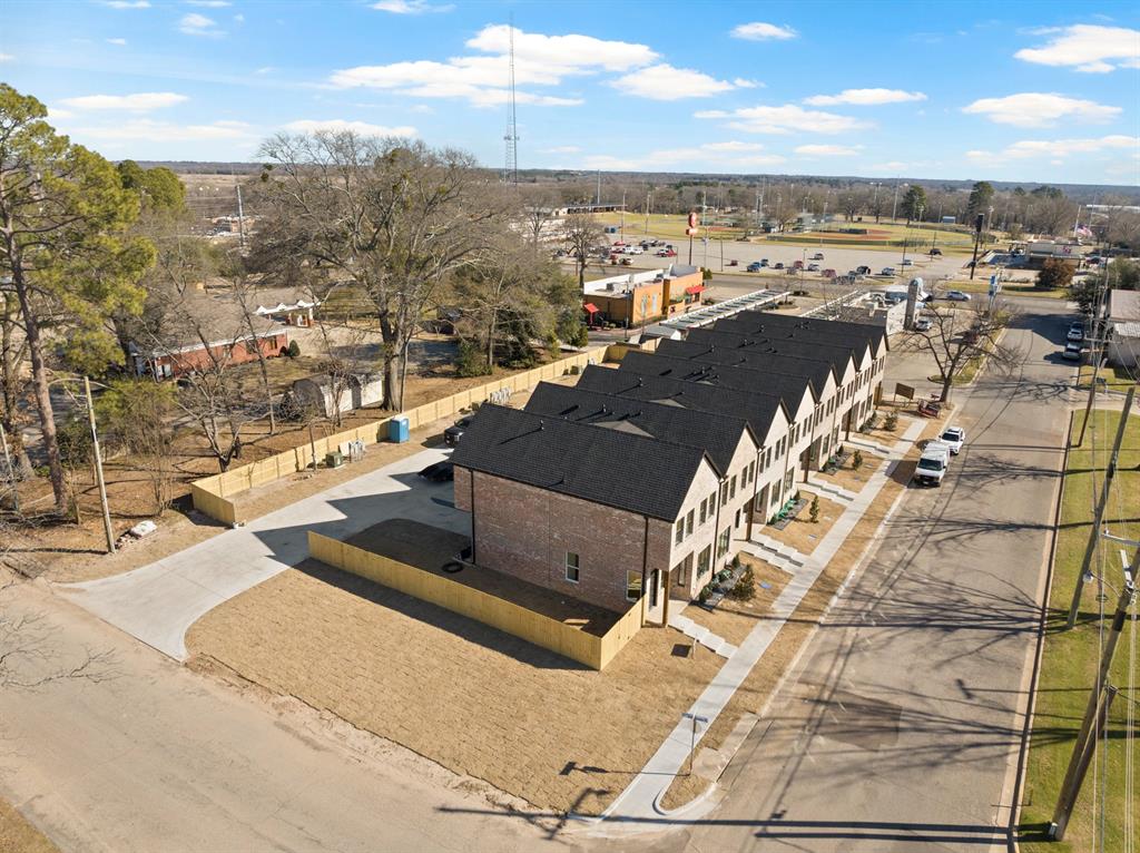 196 West 17th Street Mount Pleasant, TX 75455 - Photo 34 of 35 a view of a city