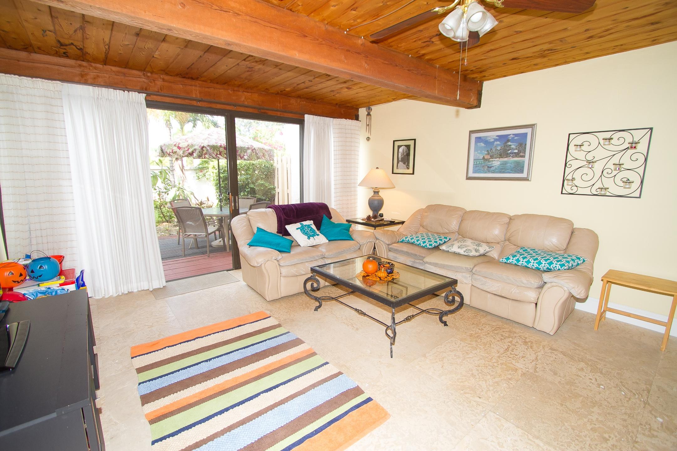 4801 Northwest 2nd Avenue, Unit 103 Boca Raton, FL 33431 - Photo 5 of 19 living room
