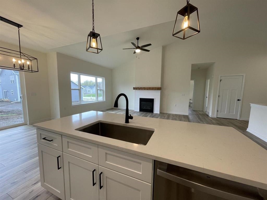 411 Ridge Orfordville, WI 53576 - Photo 4 of 8