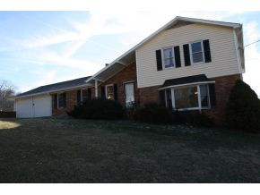 208 Old Siam Road Elizabethton, TN 37643 - Photo 2 of 10 Photo 2
