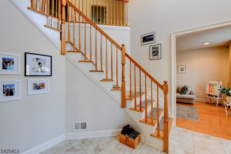 26 Pine Lane Springfield, NJ 07081 - Photo 2 of 20