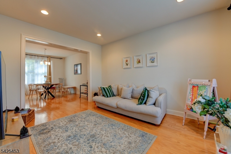 26 Pine Lane Springfield, NJ 07081 - Photo 3 of 20